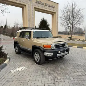 Toyota FJ Cruiser, 2014