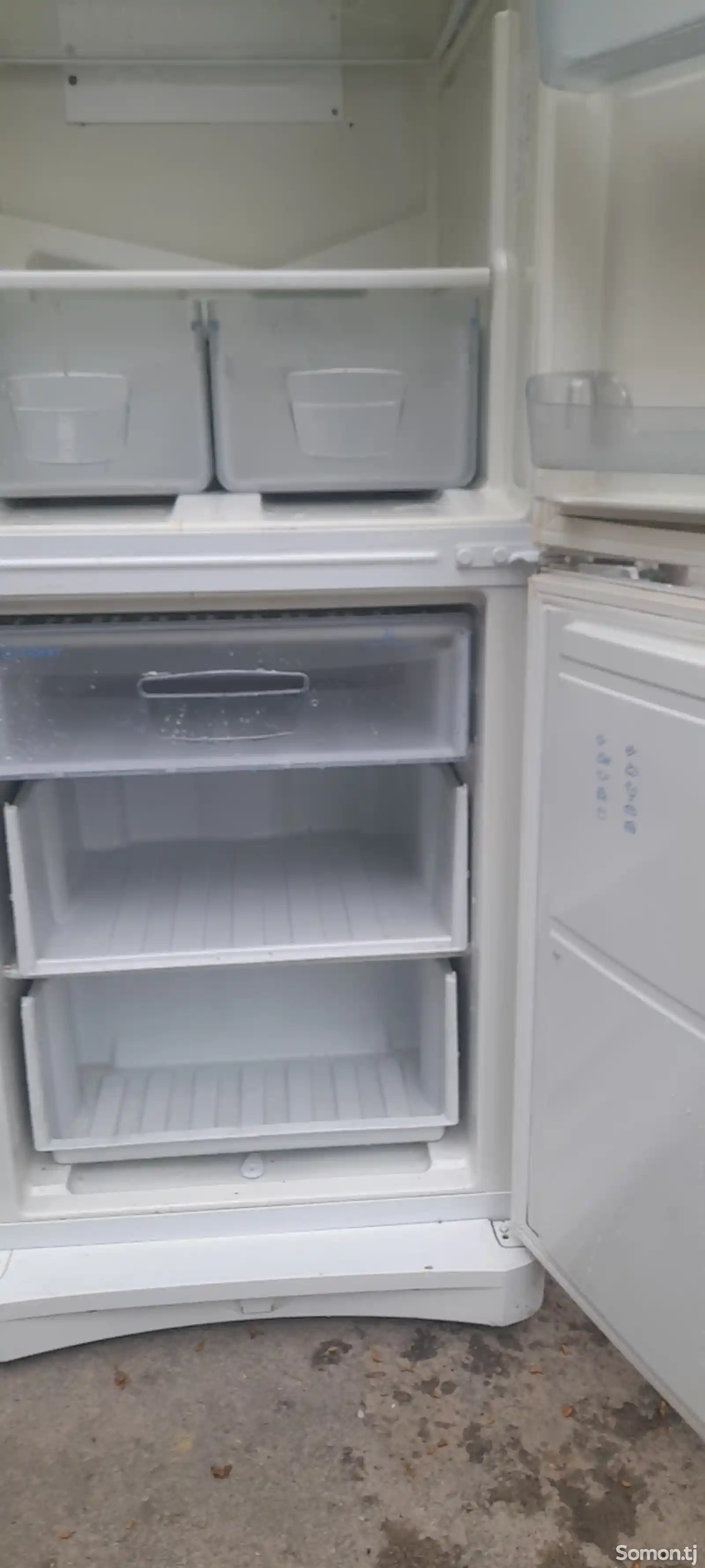 Холодильник индезит 167 см-7