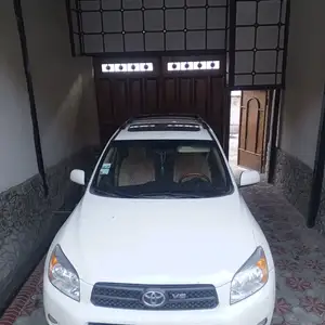 Toyota RAV 4, 2008