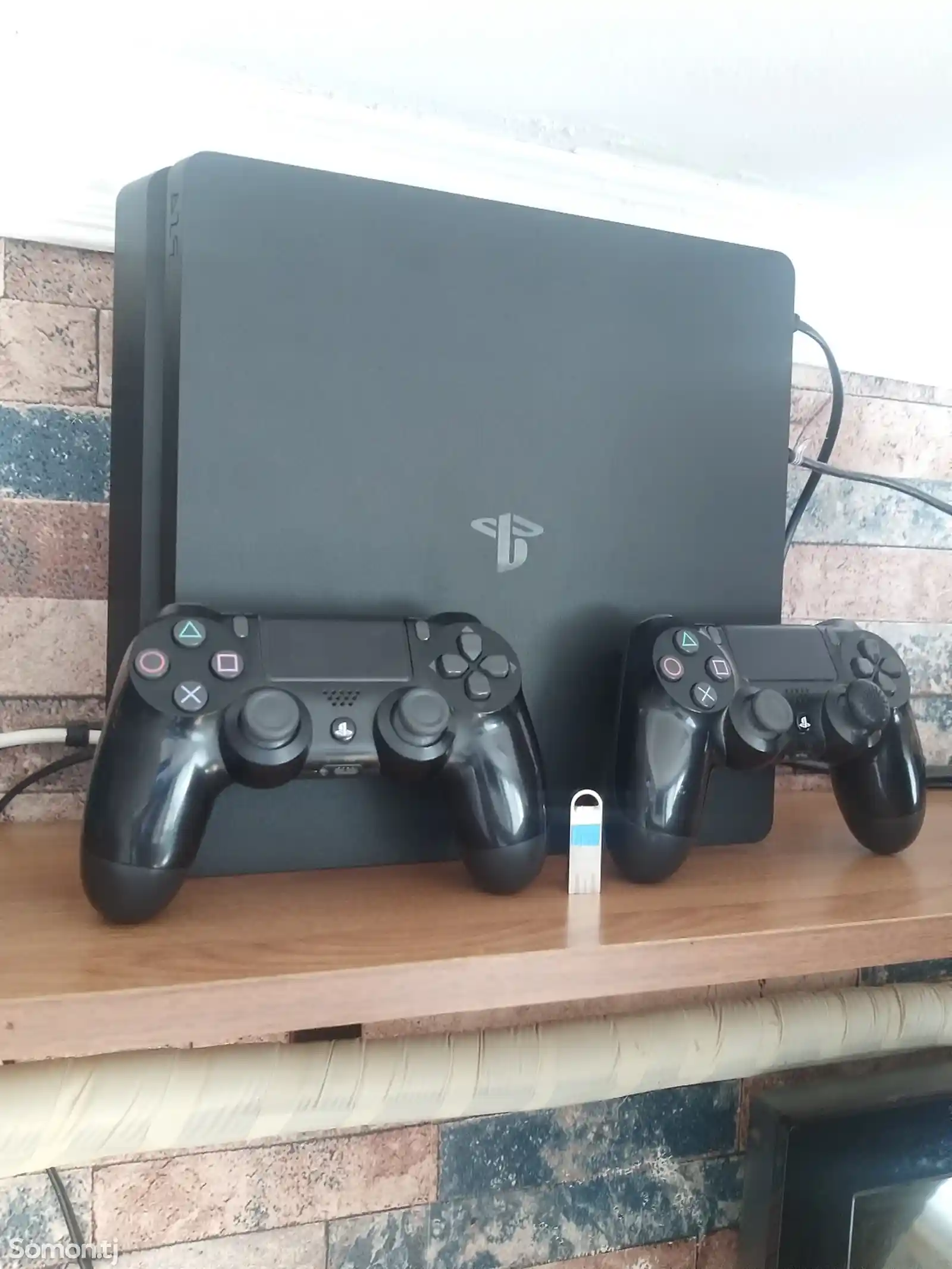 Игровая приставка Sony PlayStation 4 Slim-4