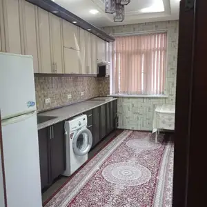 2-комн. квартира, 3 этаж, 65м², Фирдавси