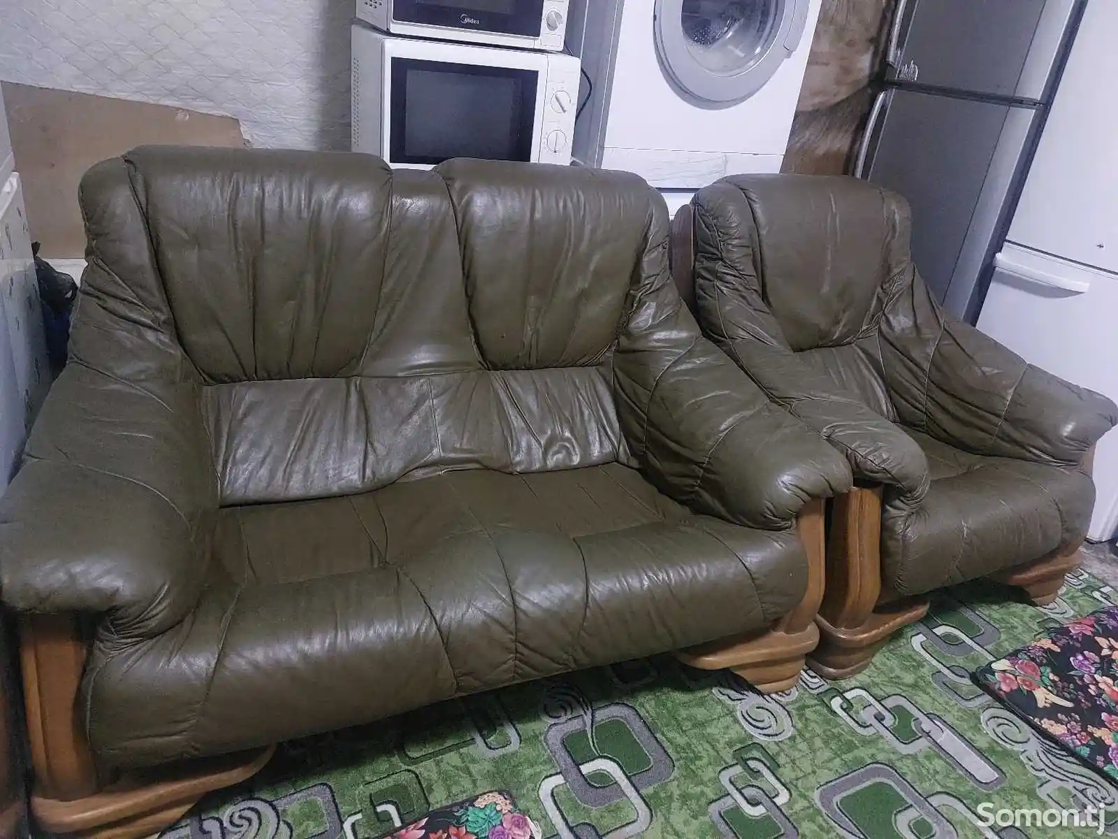 Кожаный диван и кресла-2