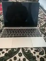 MacBook-4