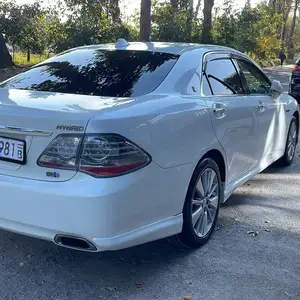 Toyota Crown, 2009