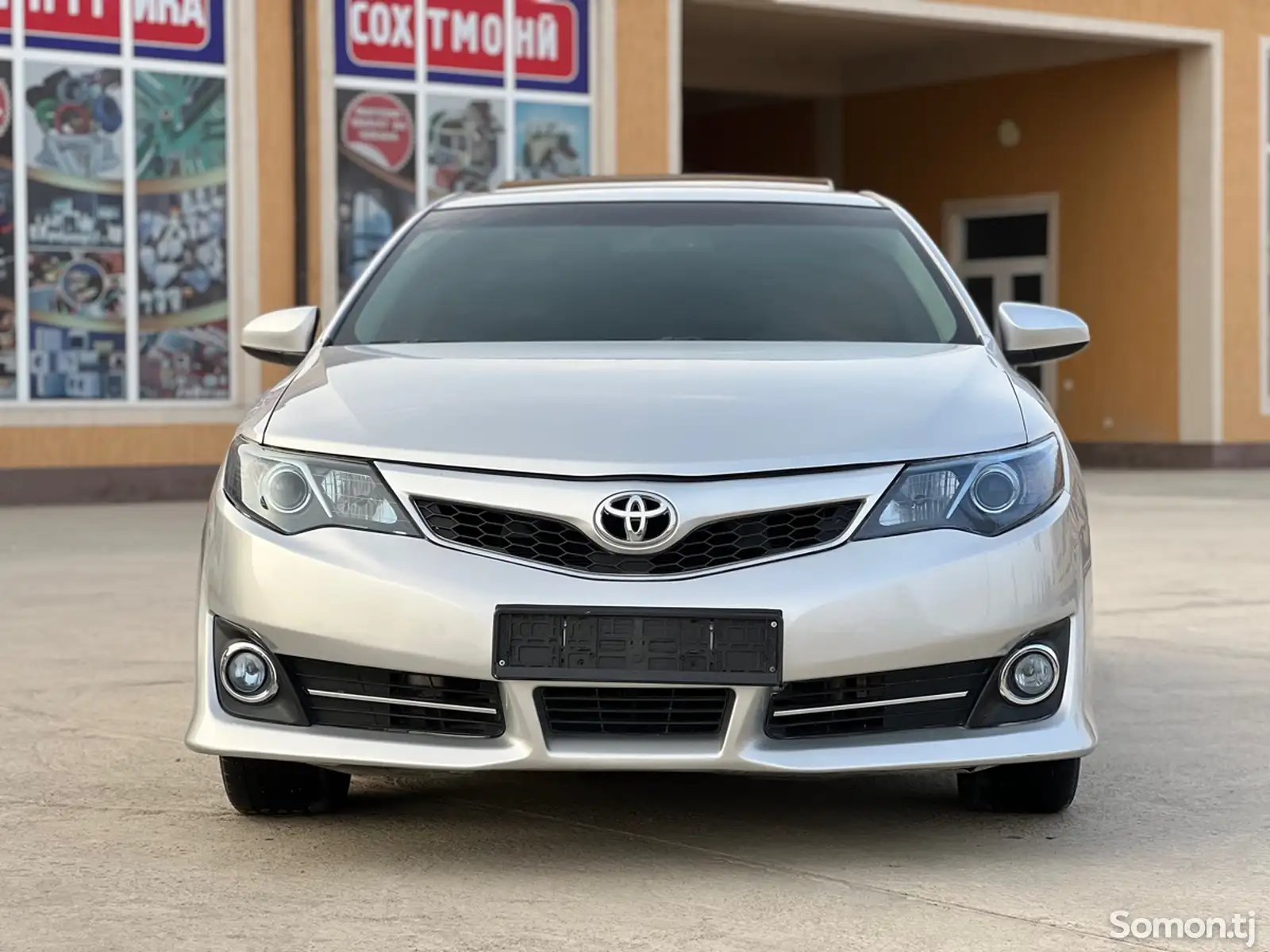 Toyota Camry, 2012-1