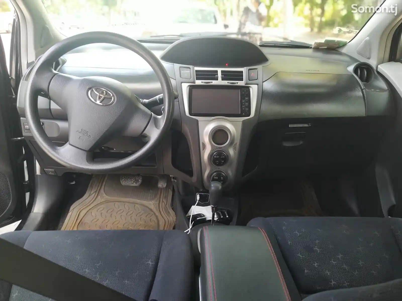 Toyota Vitz, 2010-3