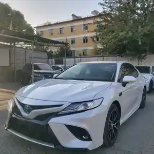 Toyota Camry, 2018