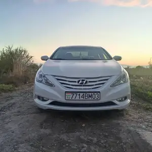 Hyundai Sonata, 2011