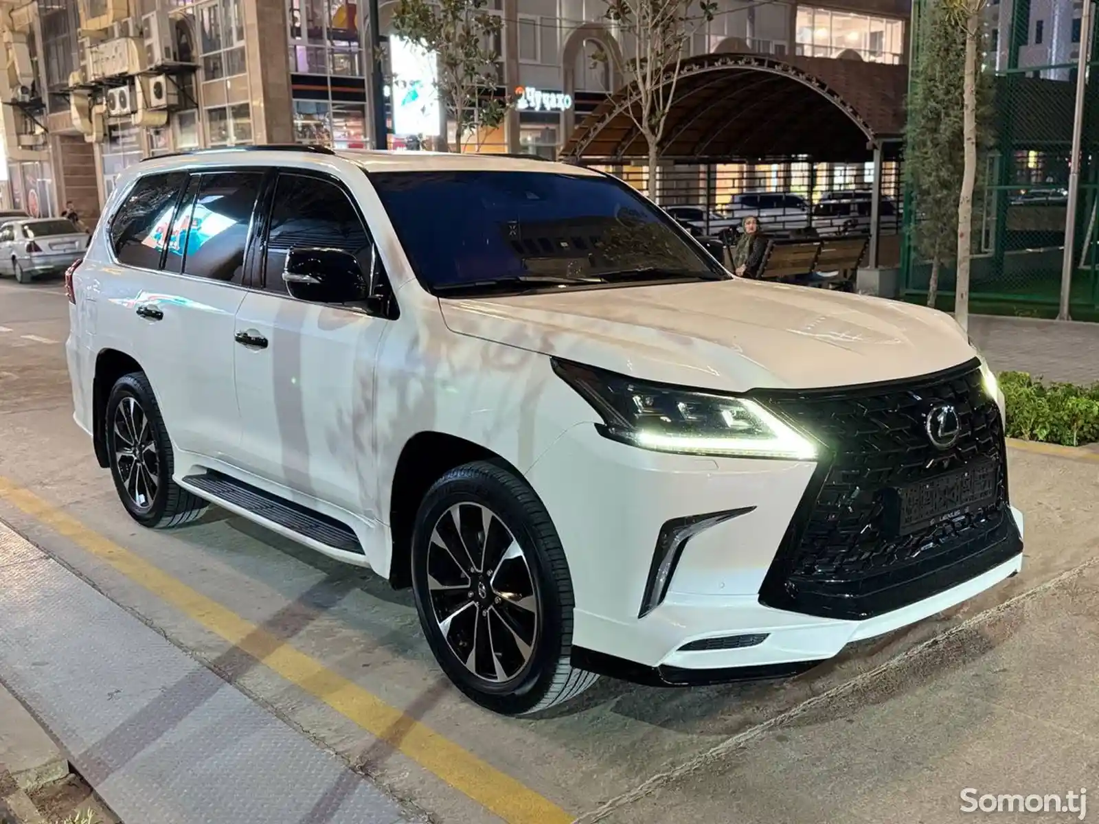 Lexus LX series, 2017-2