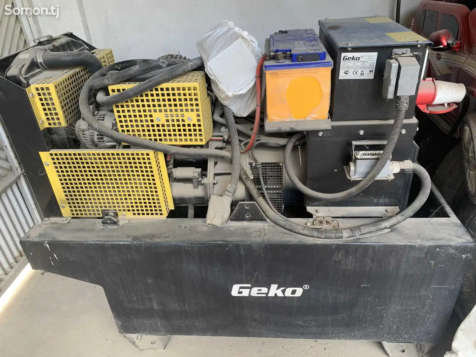 Дизельный генератор Geko 11Квт/1 и 3-х Фазный-2
