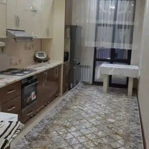 2-комн. квартира, 4 этаж, 81м², Шохмансур, Повороти аэропорт