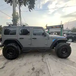 Jeep Wrangler, 2021