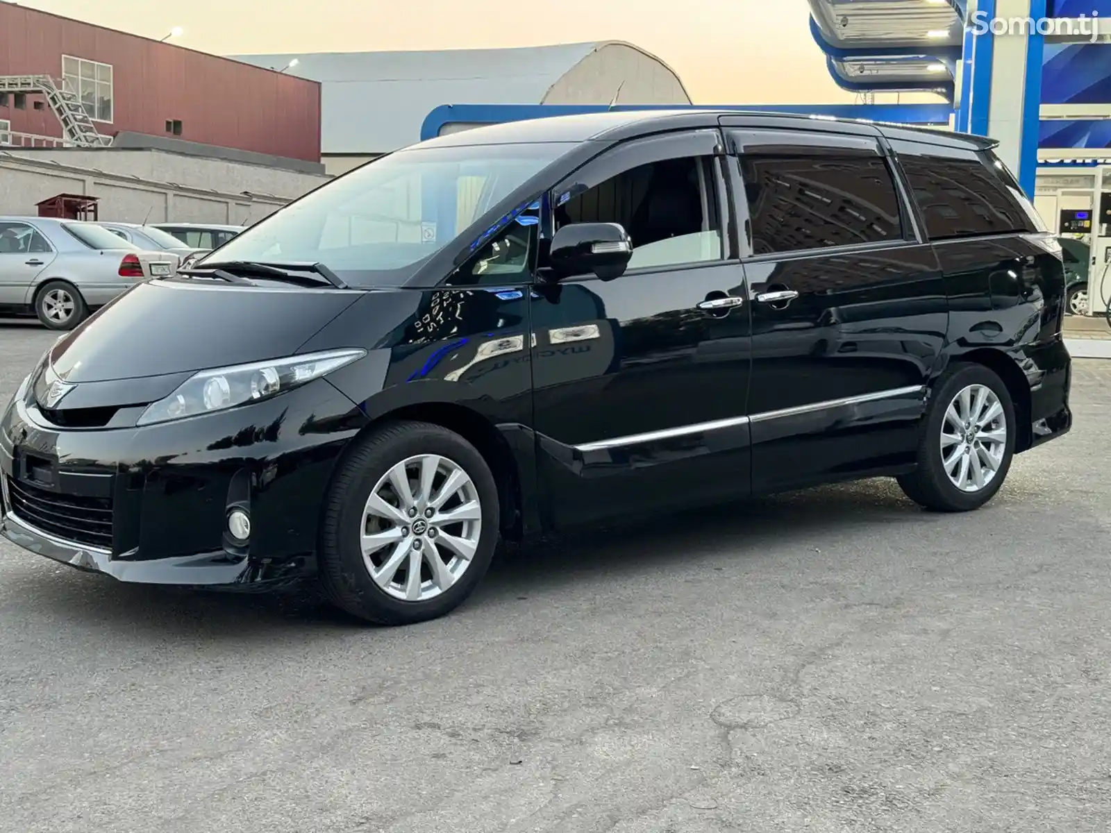 Toyota Estima, 2015-1