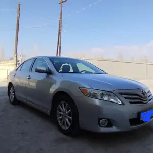 Toyota Camry, 2010