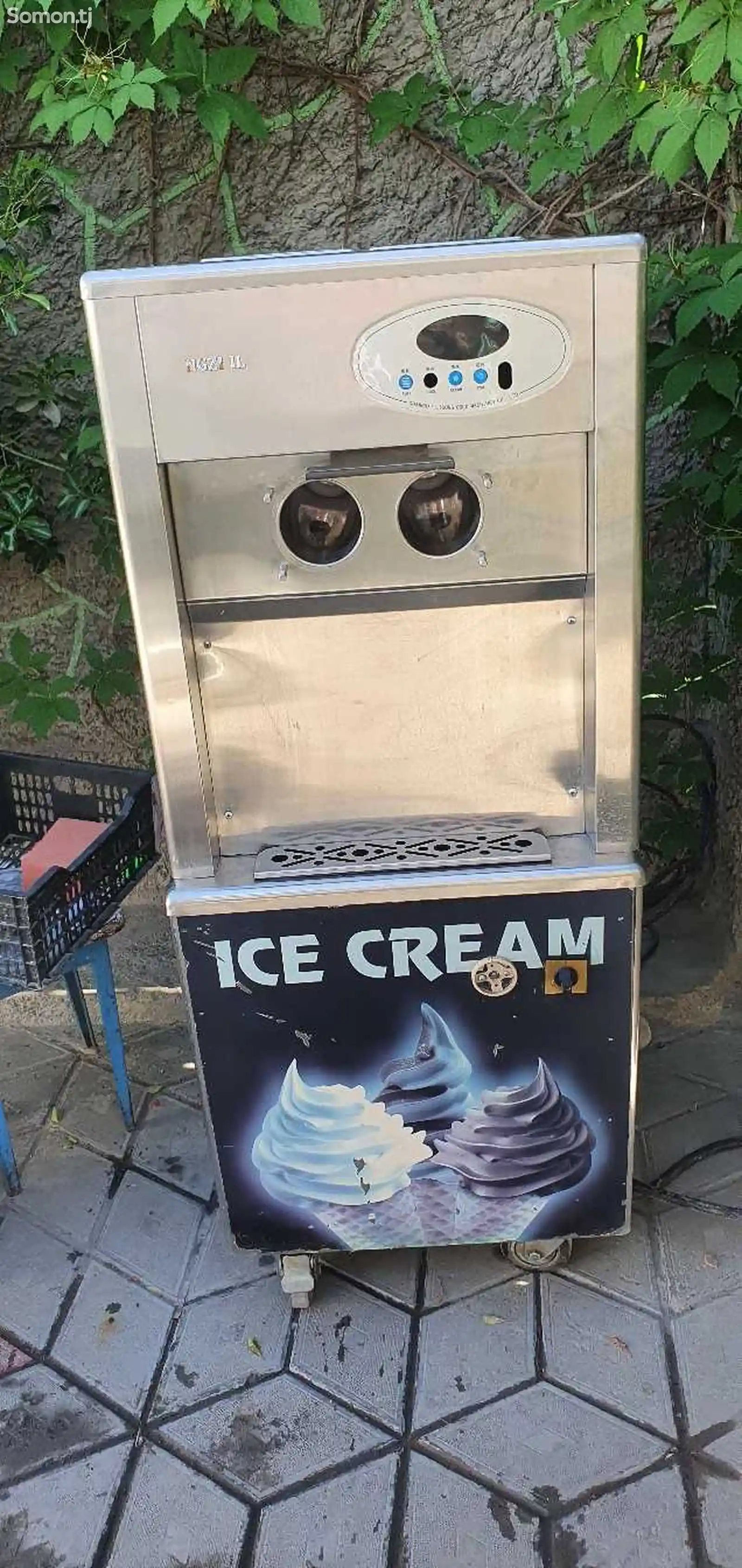 Аппарат фрезер для приготовления мороженого-1