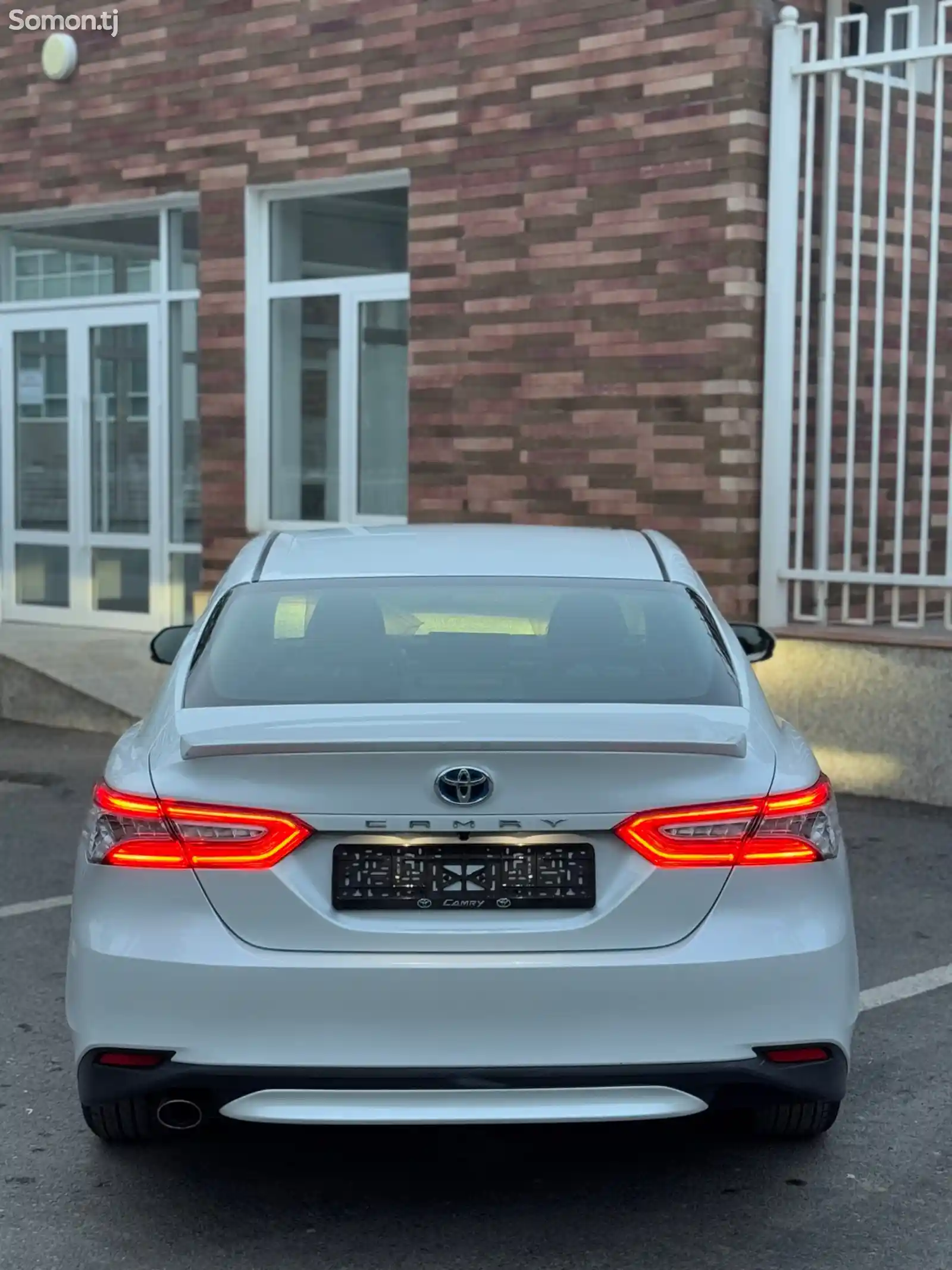 Toyota Camry, 2018-14