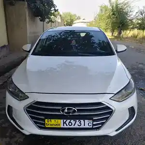 Hyundai Elantra, 2018