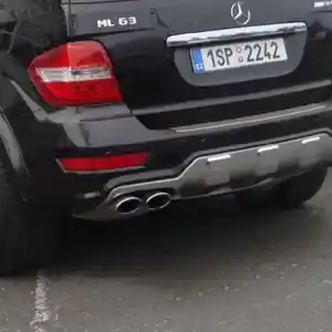 Задний диффузор на ML63 AMG W164