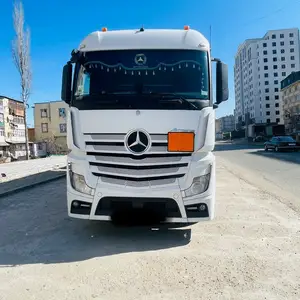 Контейнеровоз Mercedes Benz Actros 2542, 2013