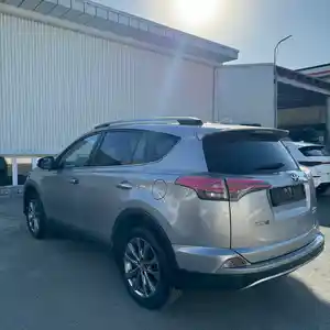 Toyota RAV 4, 2017