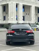 Toyota Camry, 2018-5