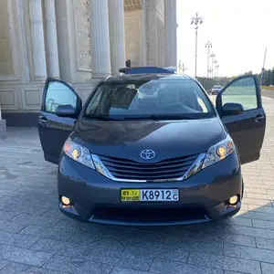 Toyota Sienna, 2014