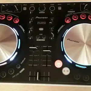 Контроллер Pioneer DJ