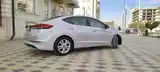 Hyundai Elantra, 2017-6