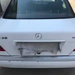 Задний бампер от Mercedes-Benz