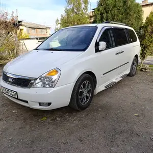 Kia Carnival, 2013