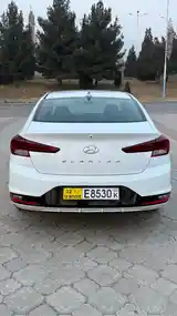 Hyundai Elantra, 2020-8