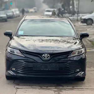 Toyota Camry, 2018