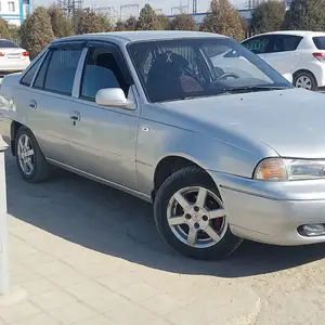 Daewoo Nexia, 1996