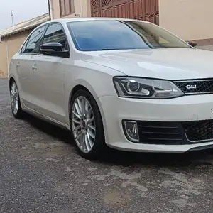 Volkswagen Jetta, 2011