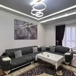 2-комн. квартира, 10 этаж, 70м², Универмаг