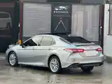 Toyota Camry, 2018-8