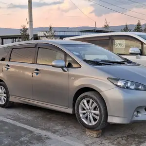 Toyota Wish, 2011