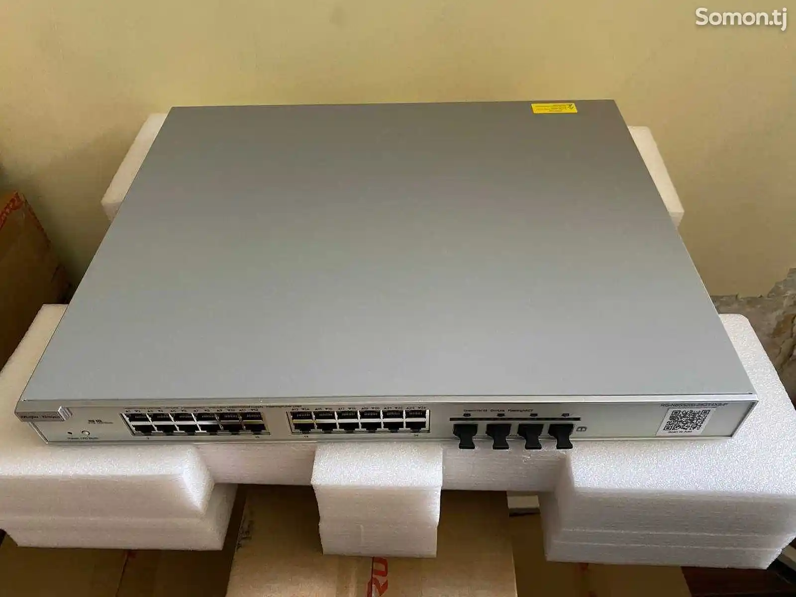 Коммутатор Ruijie RG-NBS5200-24GT4XS-P, 24-port Gigabit Layer 3 PoE Switch, 4 SF-3
