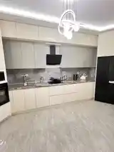 3-комн. квартира, 4 этаж, 134 м², Дом печати-9