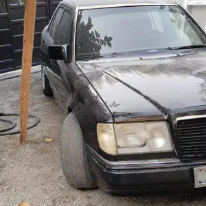 Mercedes-Benz W124, 1993