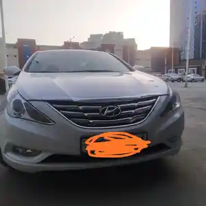 Hyundai Sonata, 2010