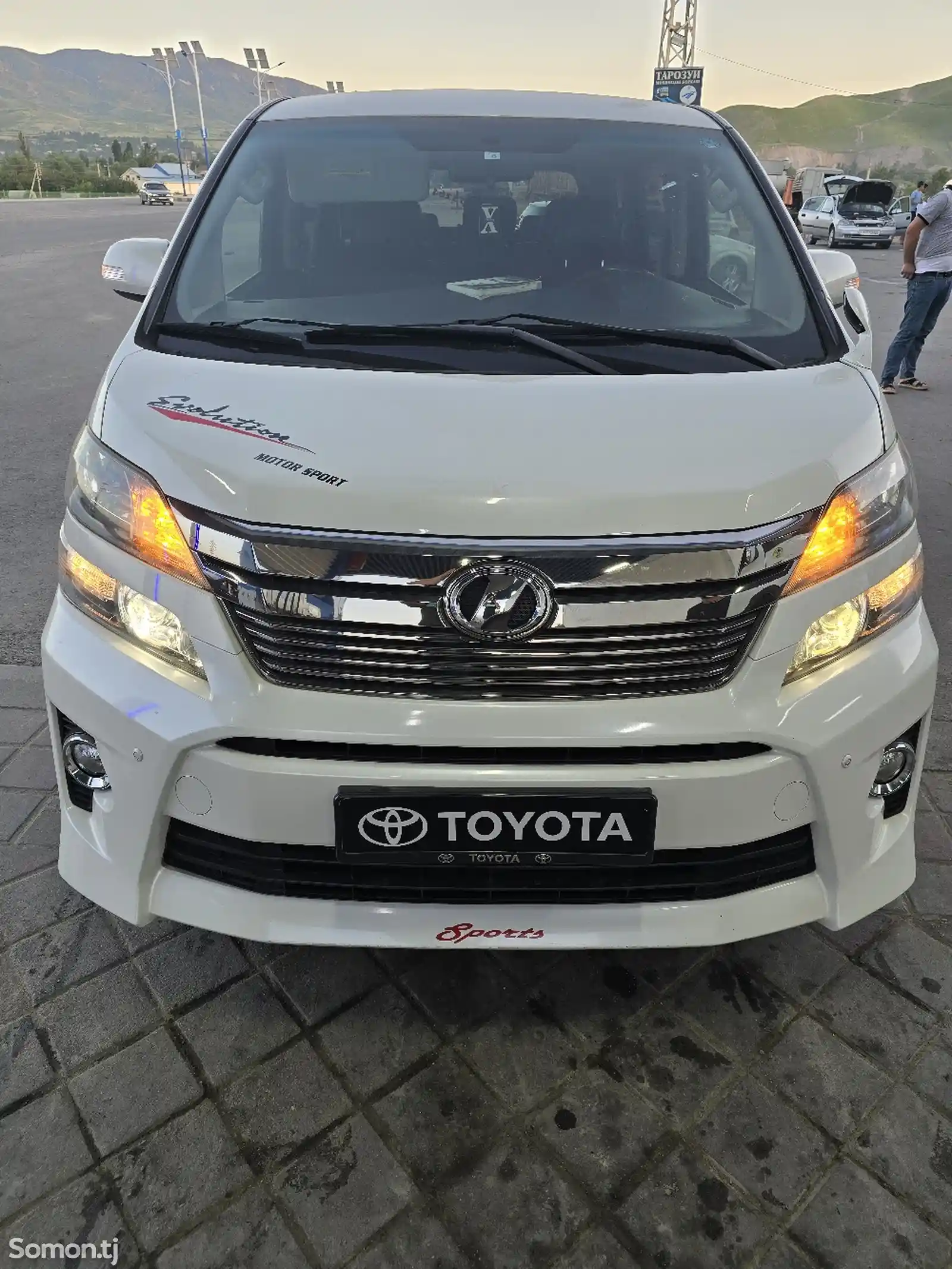 Toyota Vellfire, 2014-1