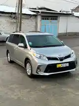 Toyota Sienna, 2014-2