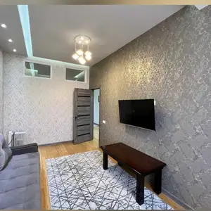 2-комн. квартира, 10 этаж, 58м², Голубой Экран