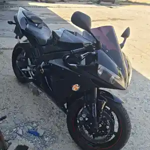 Мотоцикл Yamaha R1