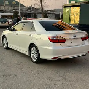 Toyota Camry, 2016