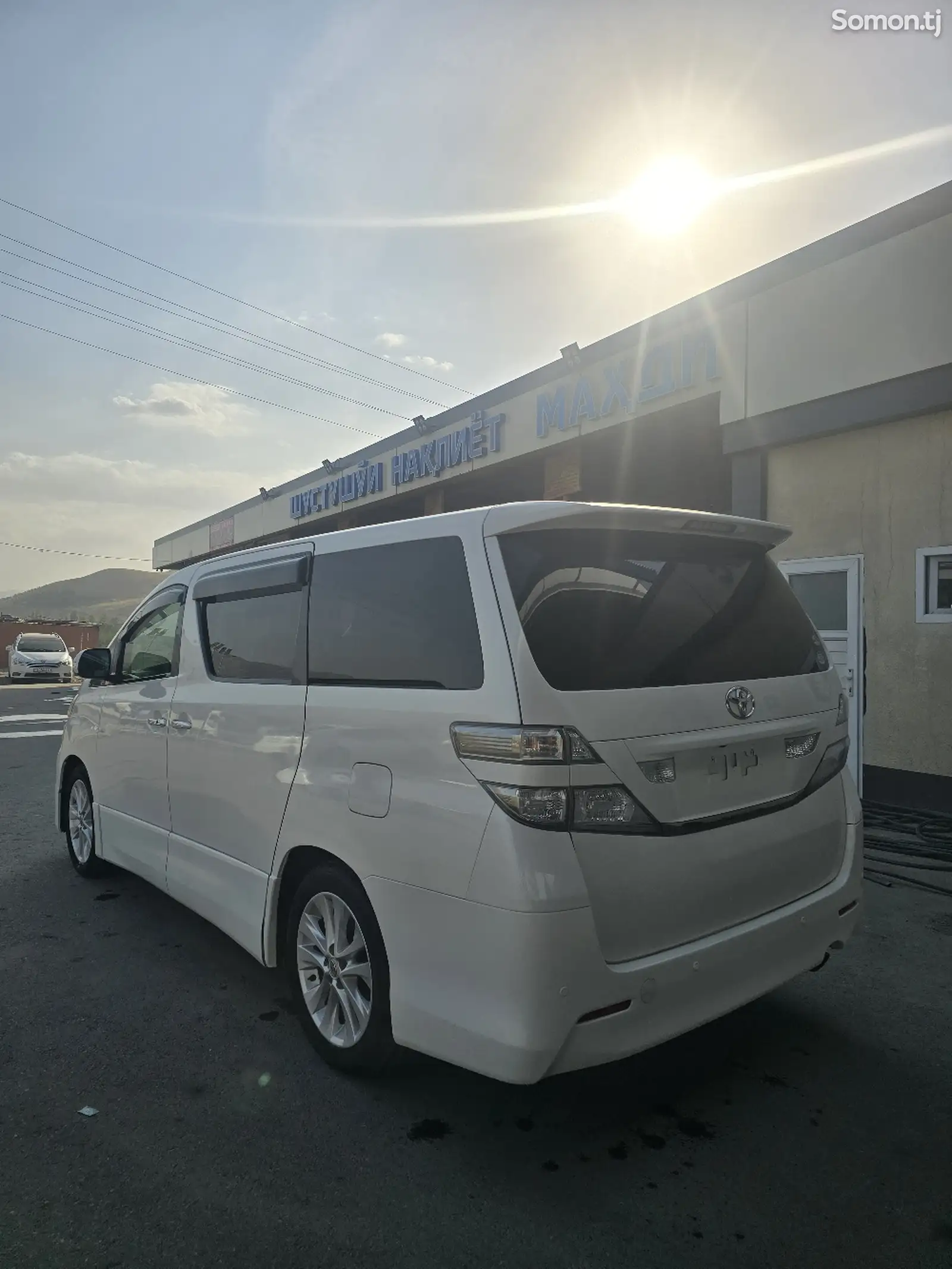 Toyota Vellfire, 2010-8