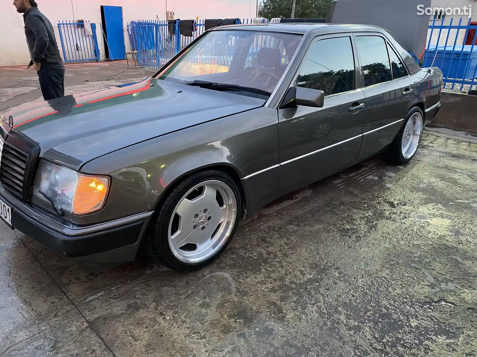 Mercedes-Benz W124, 1989-3