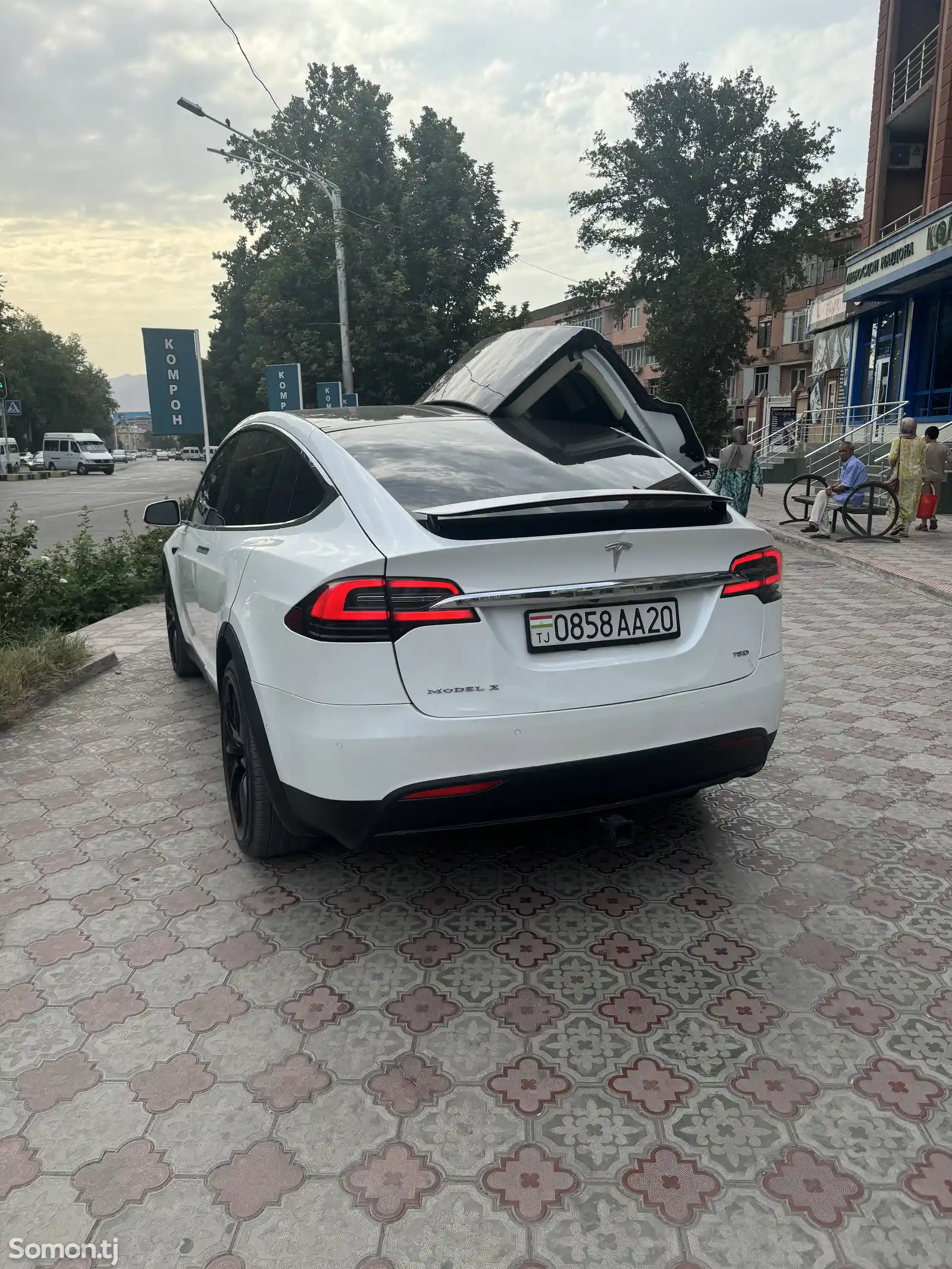 Tesla Model X, 2018-2