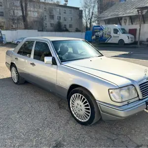 Mercedes-Benz W124, 1993